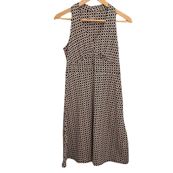 Ann Taylor Factory Petites 4P Black Cream Geometric V-Neck Sleeveless Dress NWT - Picture 2 of 12